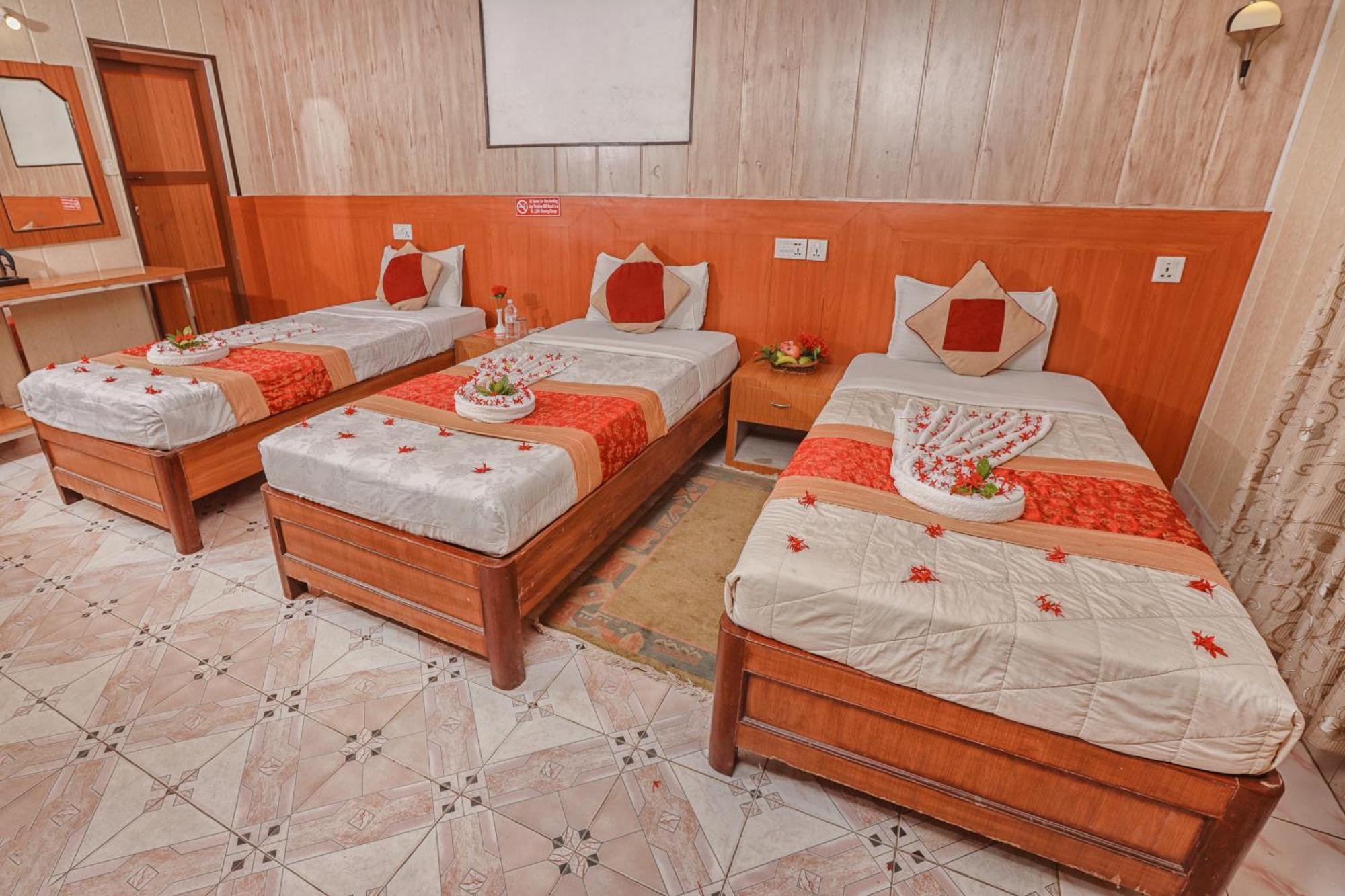 Hotel Wildlife Camp Саураха Екстериор снимка
