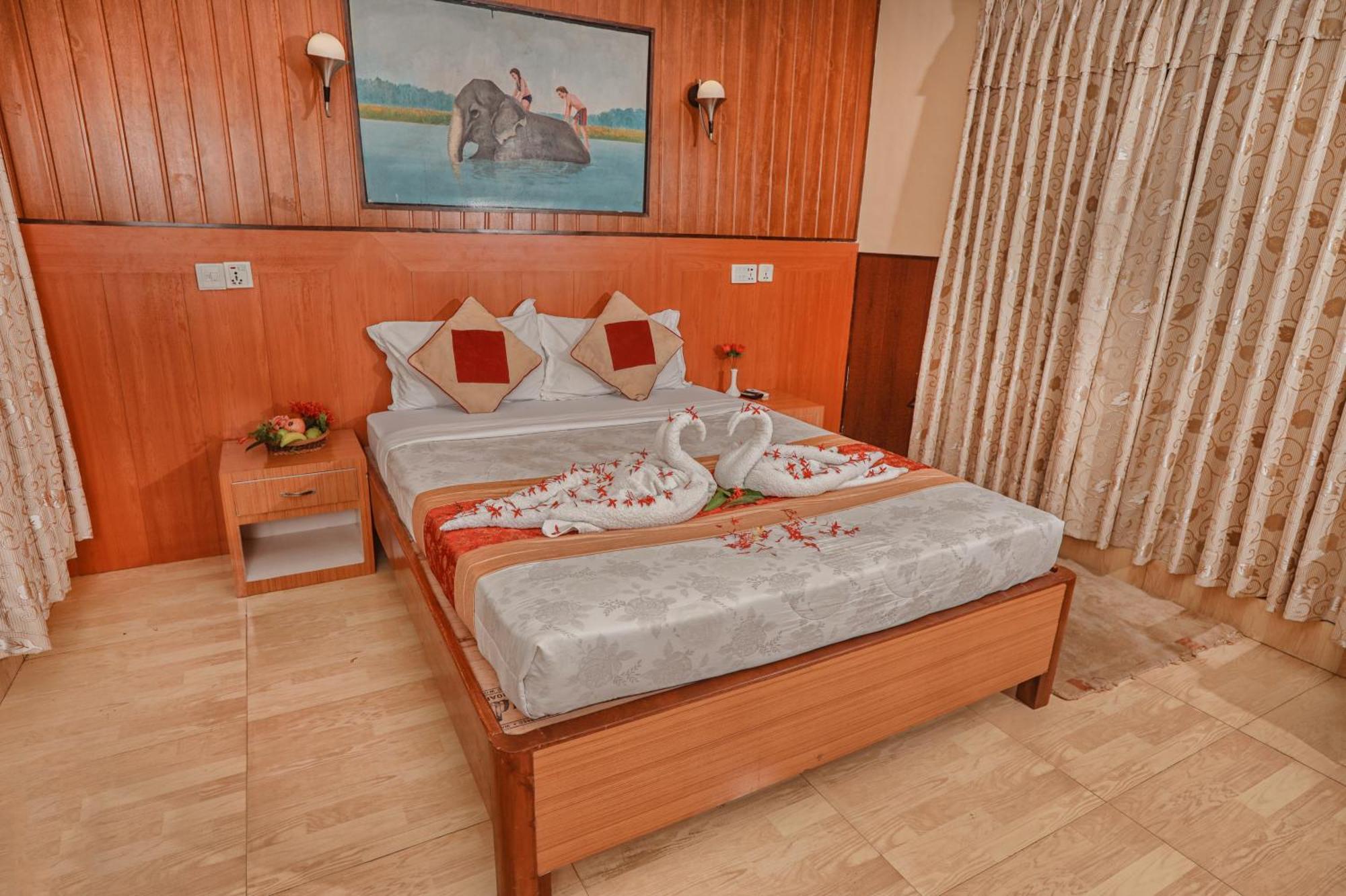 Hotel Wildlife Camp Саураха Екстериор снимка