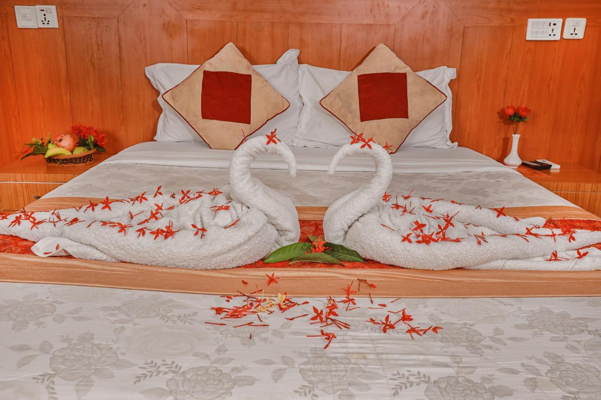 Hotel Wildlife Camp Саураха Екстериор снимка
