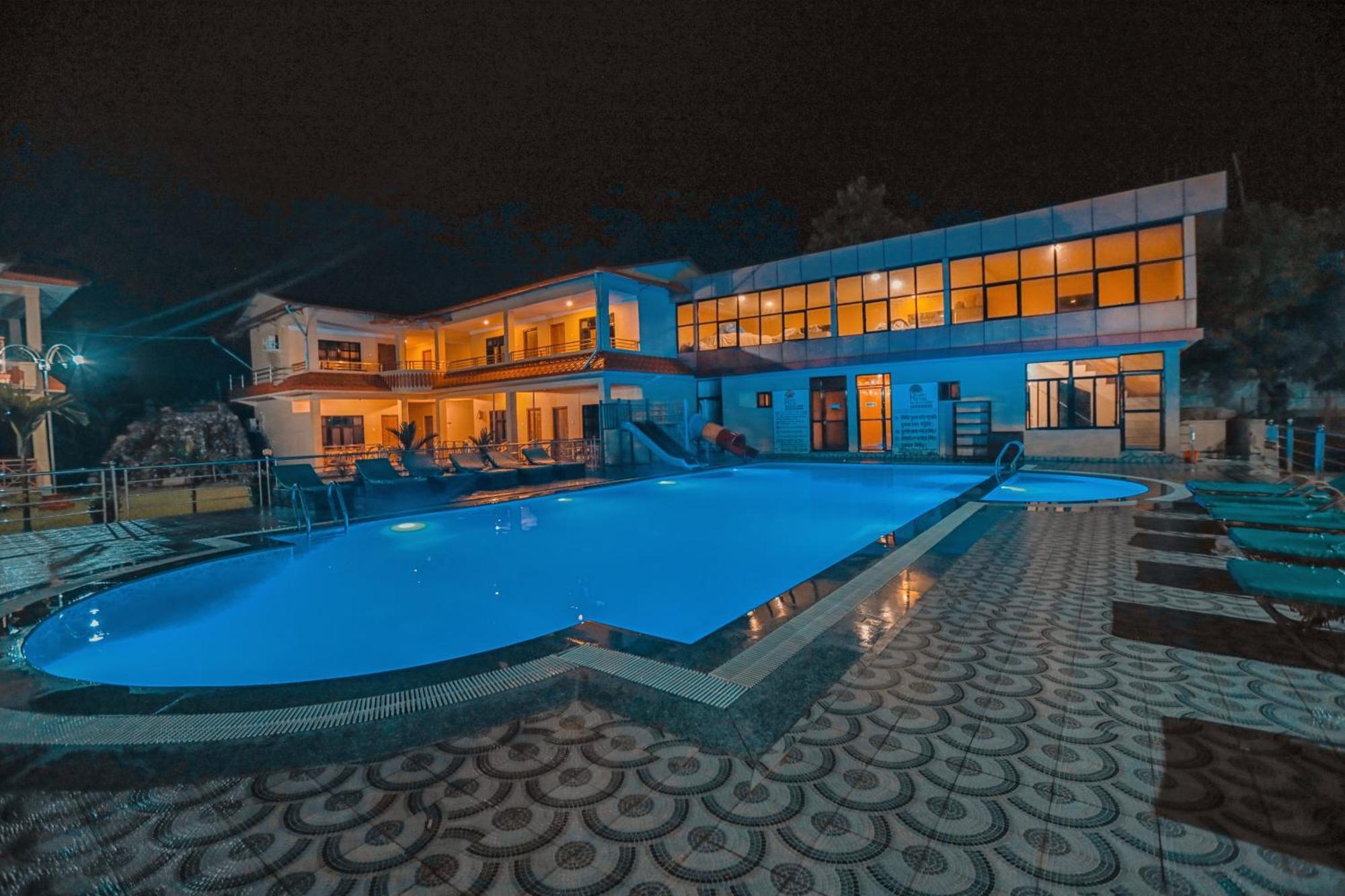 Hotel Wildlife Camp Саураха Екстериор снимка