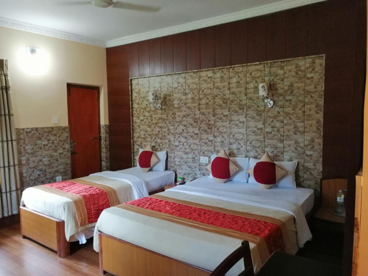 Hotel Wildlife Camp Саураха Екстериор снимка
